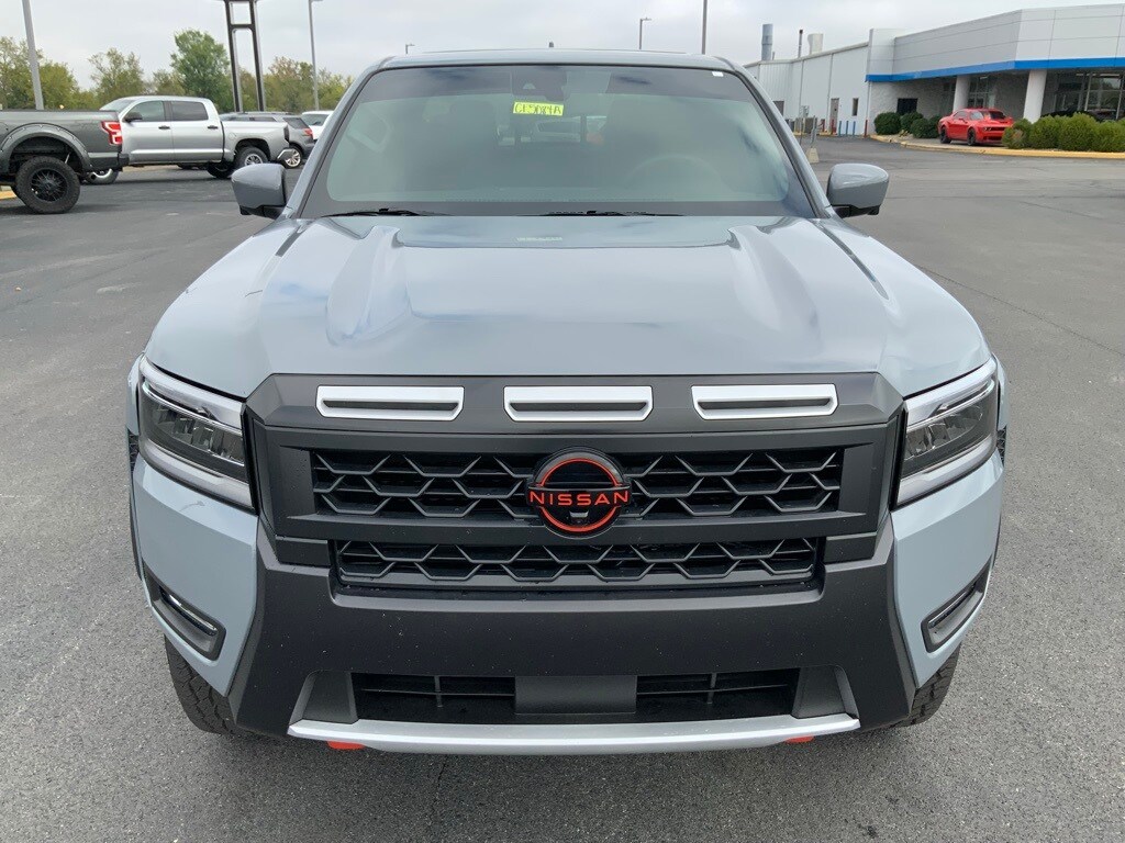 2025 Nissan Frontier PRO-4X photo 3