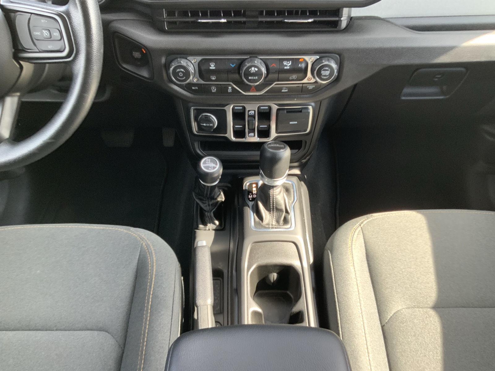 2025 Jeep Gladiator Nighthawk - Photo 34