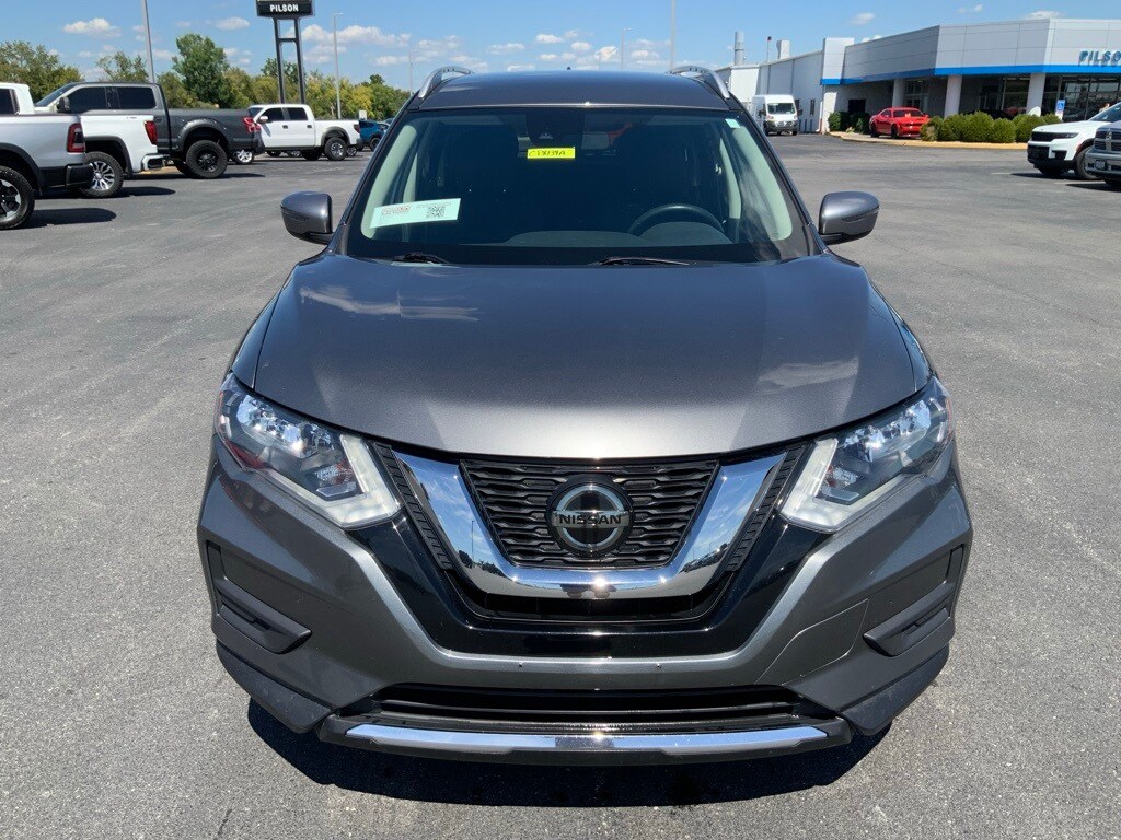 2019 Nissan Rogue SV photo 3