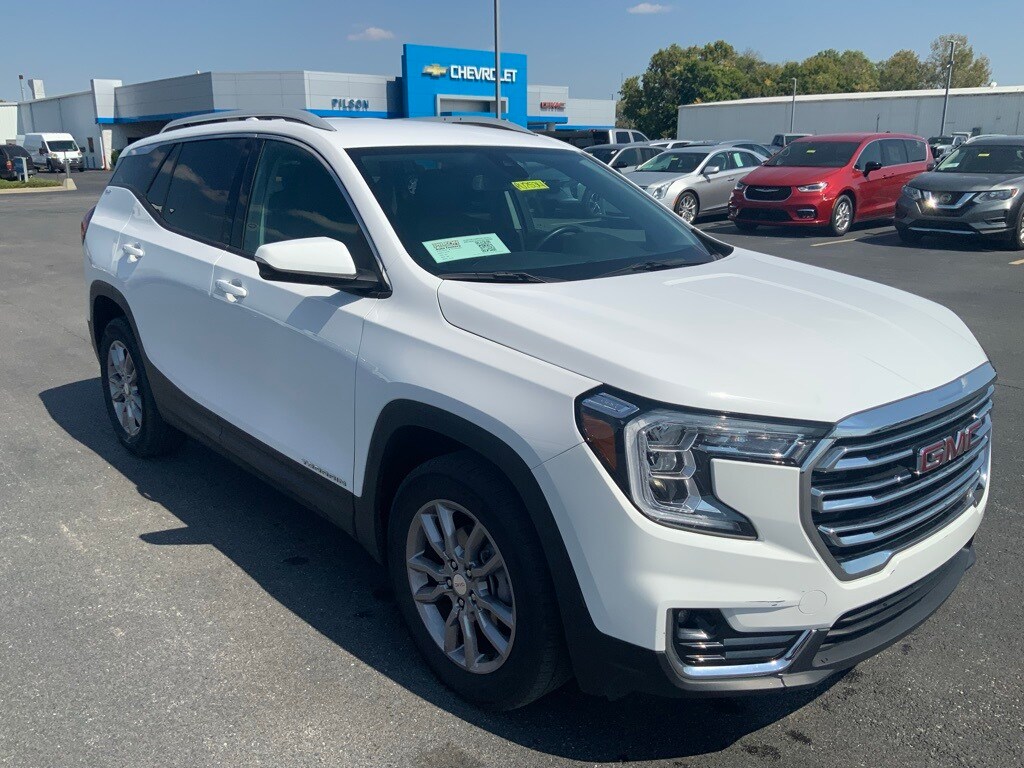 2024 Gmc Terrain SLT photo 2