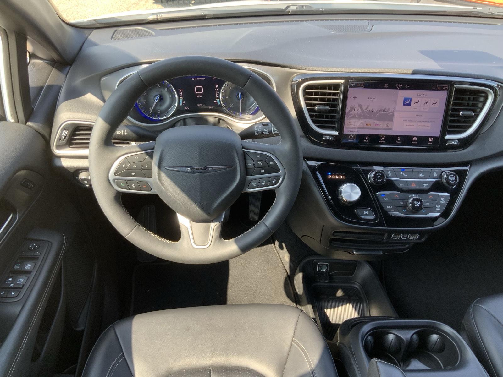 2025 Chrysler Pacifica Select - Photo 22
