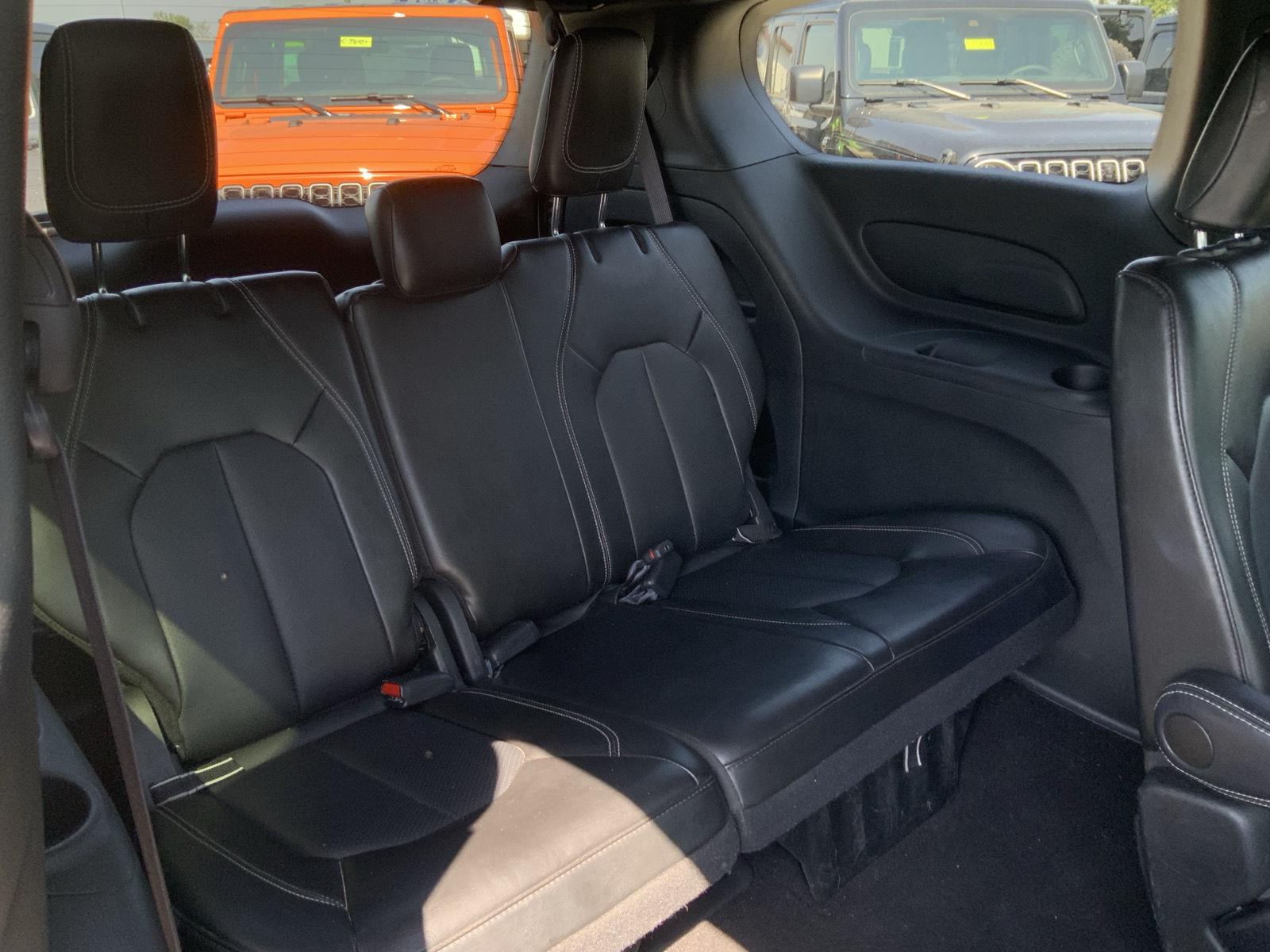 2025 Chrysler Pacifica Select - Photo 49