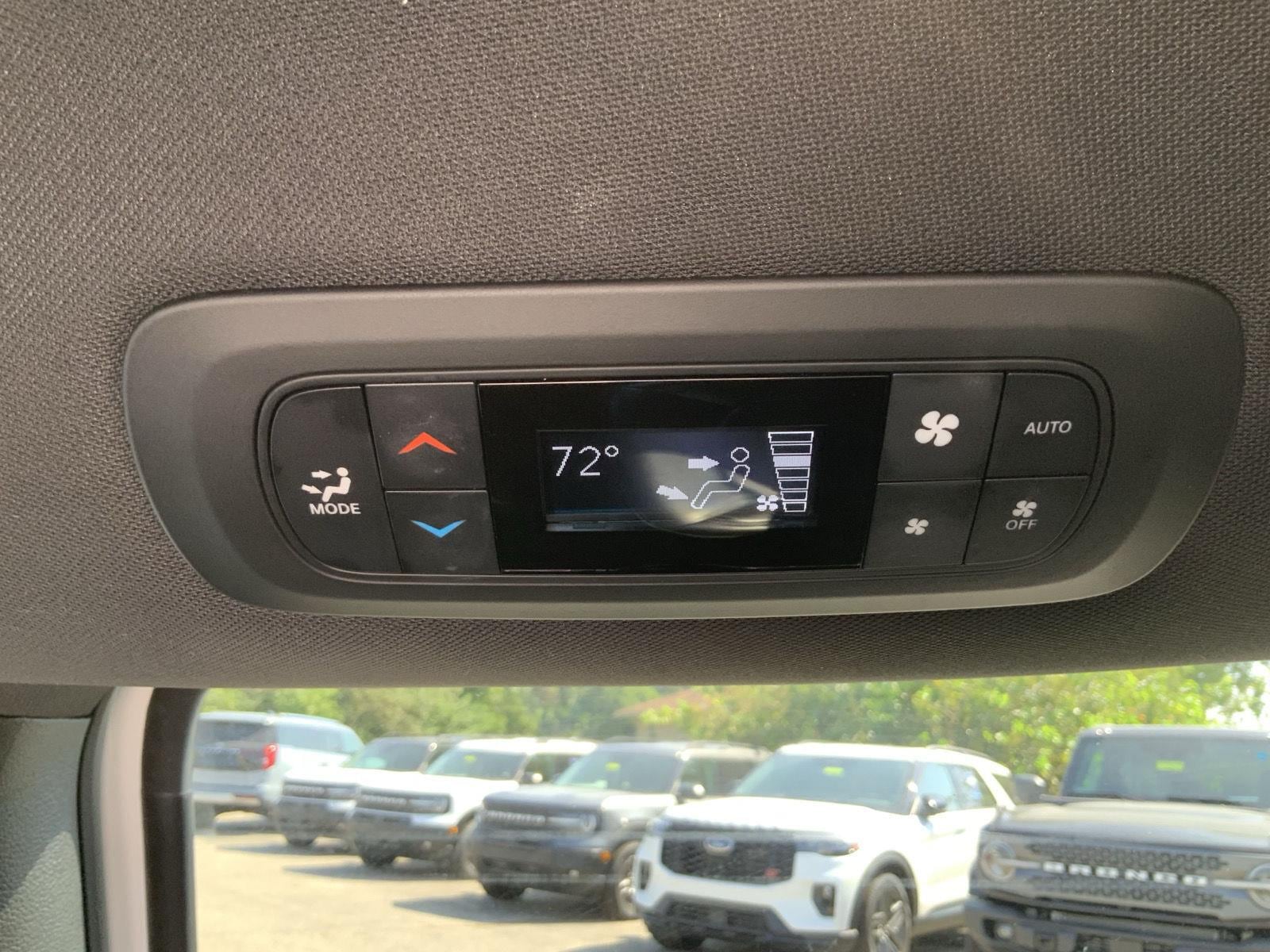 2025 Chrysler Pacifica Select - Photo 47
