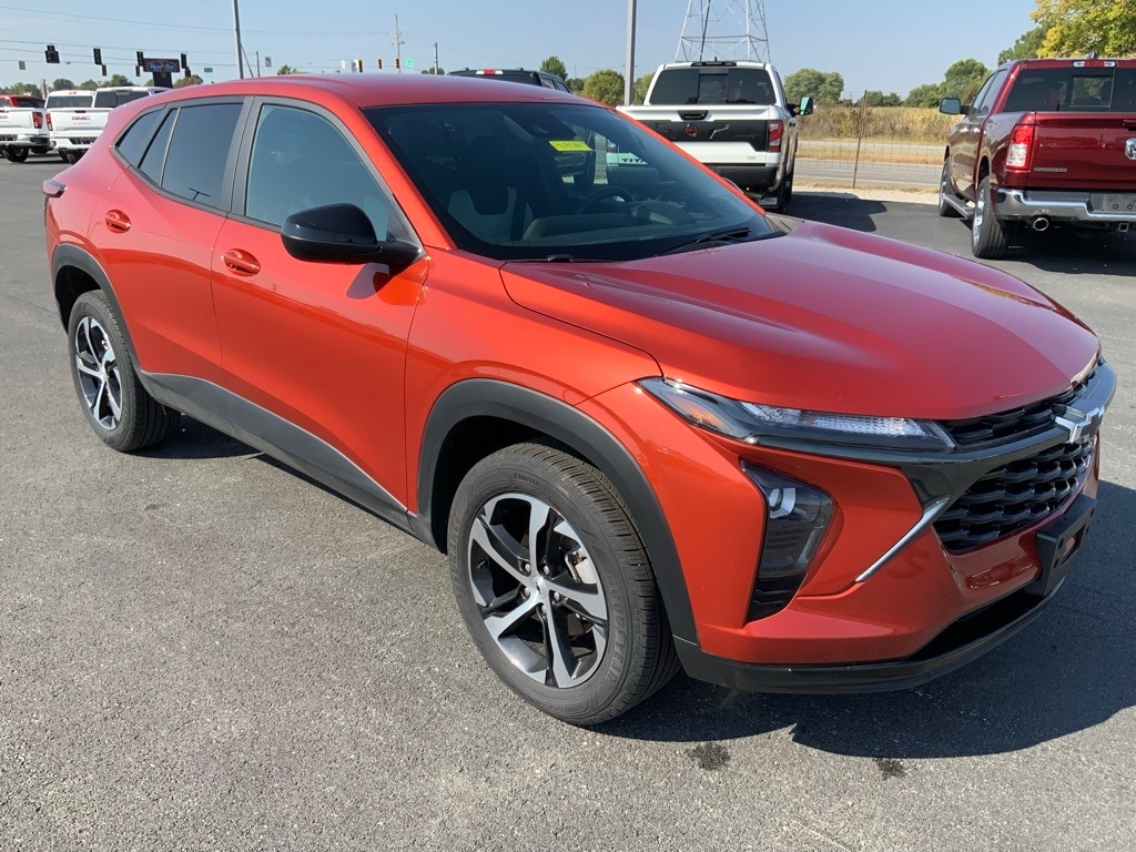 2024 Chevrolet Trax photo 2