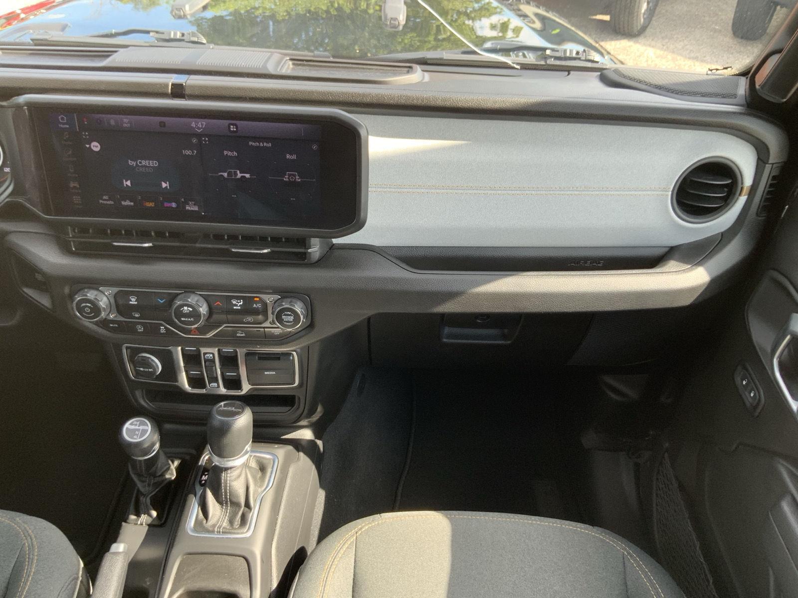 2025 Jeep Gladiator Nighthawk - Photo 41
