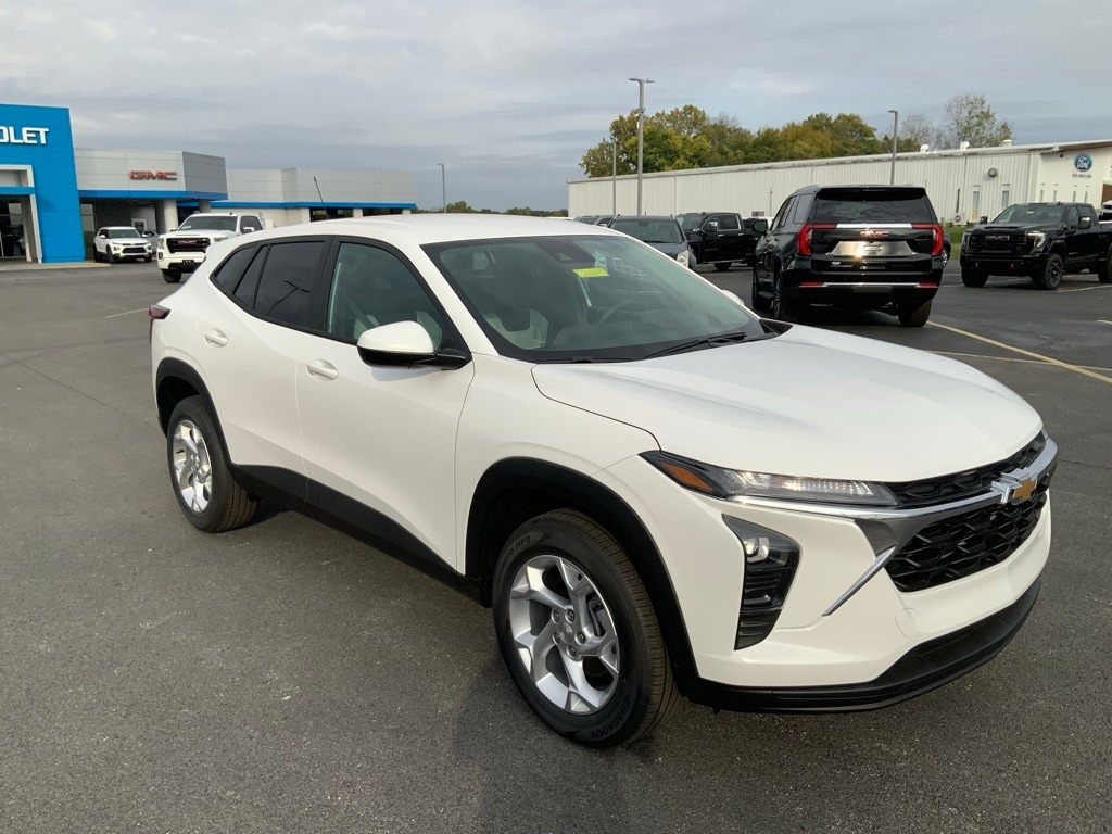 New 2026 Chevrolet Trax LS SUV