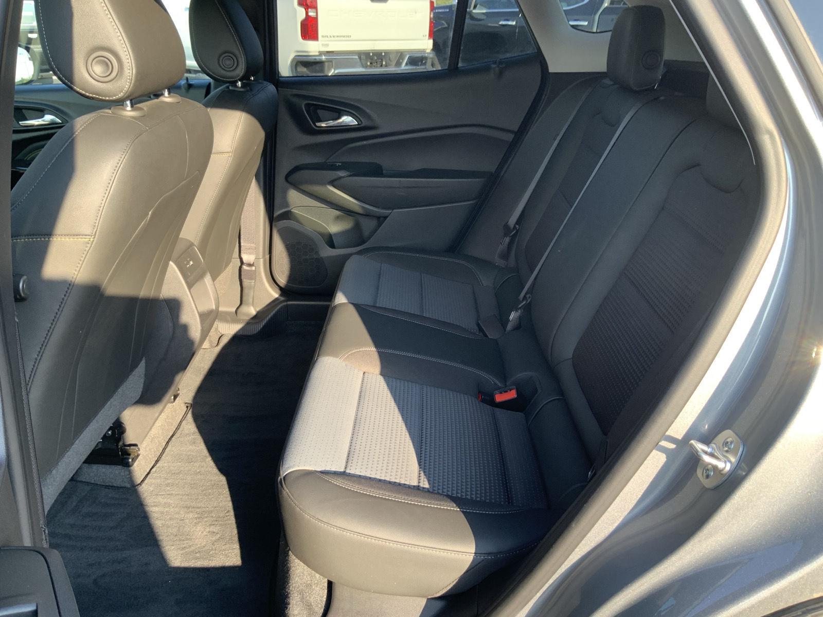 2025 Chevrolet Trax LT - Photo 49