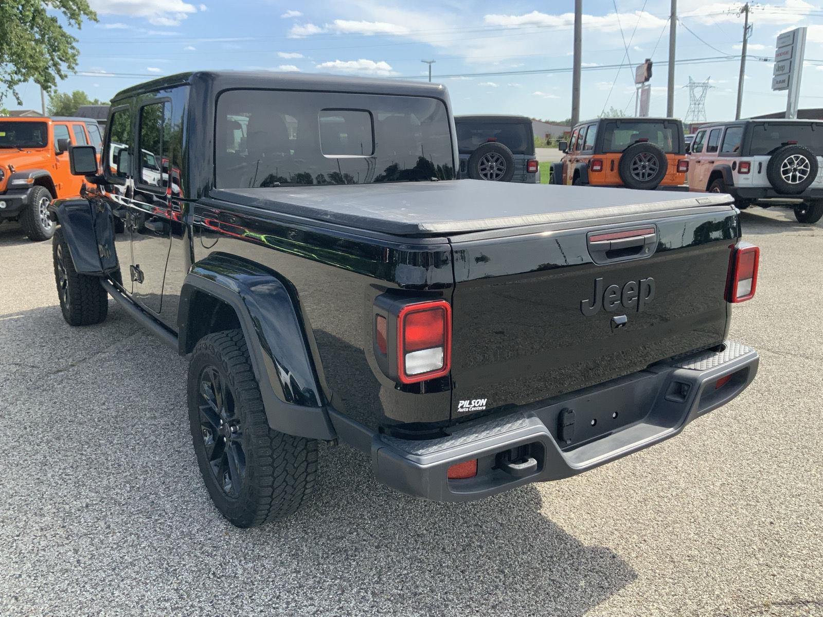 2025 Jeep Gladiator Nighthawk - Photo 9