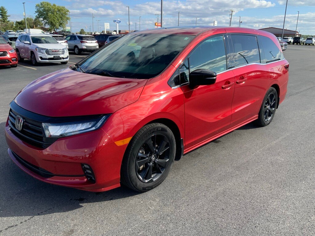 2023 Honda Odyssey Sport photo 3