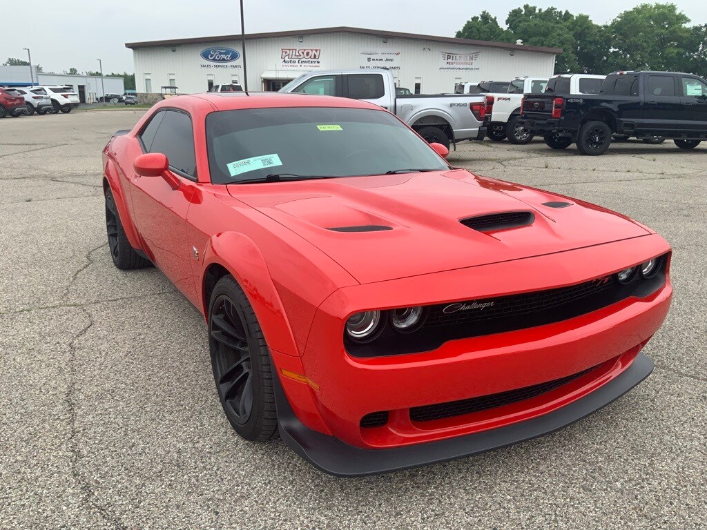 2023 Dodge Challenger R/T Scat Pack Widebody photo 2