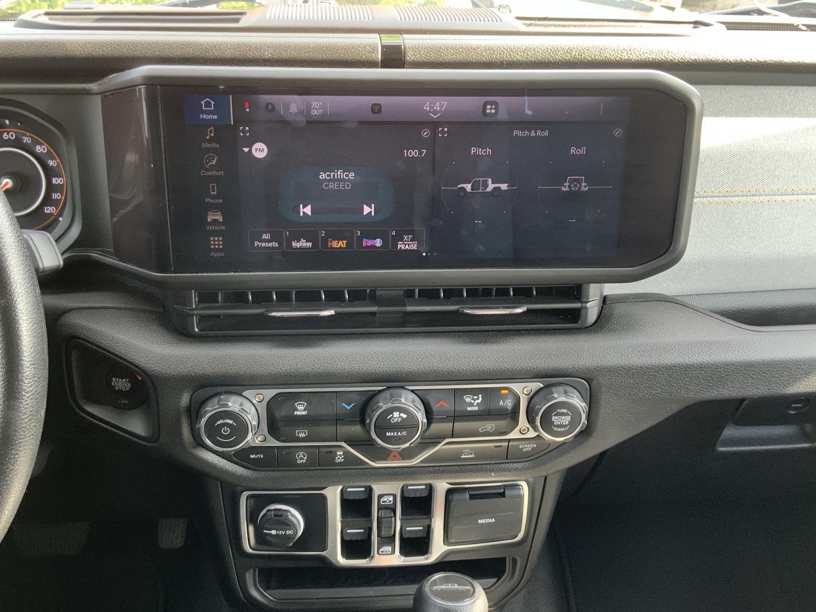 2025 Jeep Gladiator Nighthawk - Photo 26