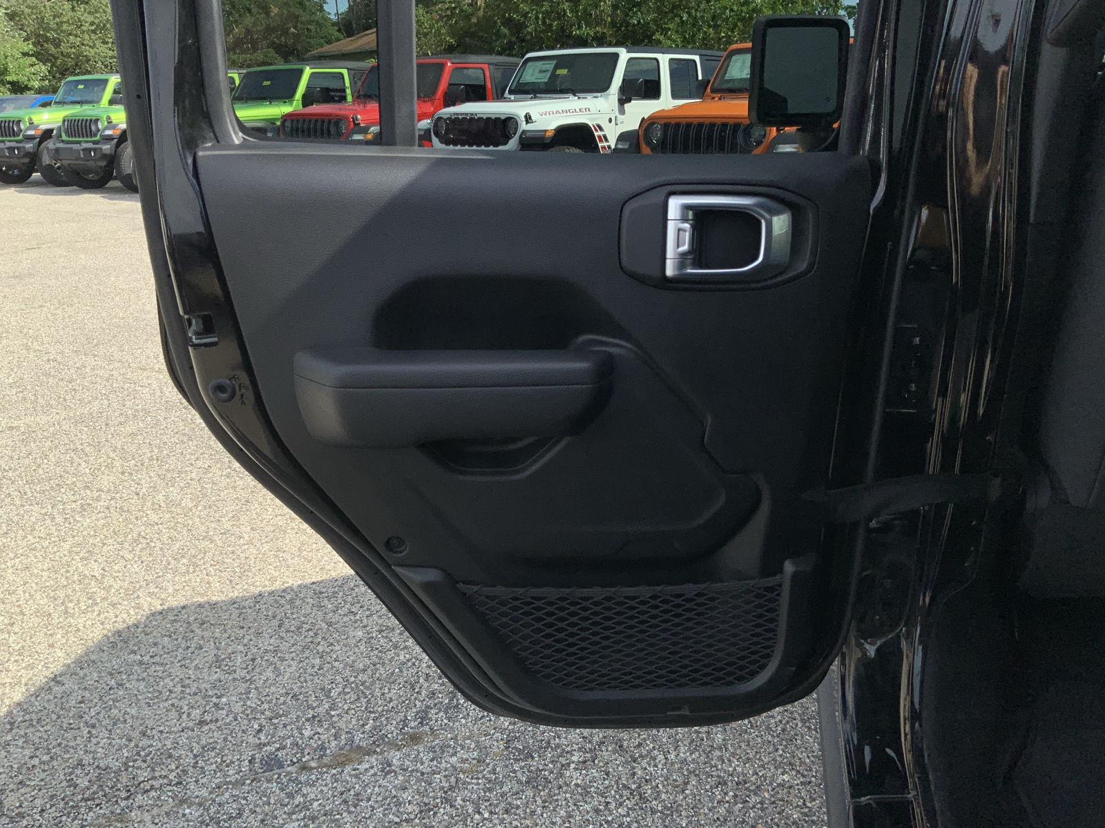 2025 Jeep Gladiator Nighthawk - Photo 42