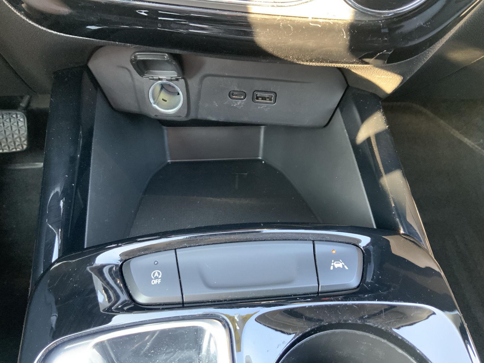 2025 Chevrolet Trax LT - Photo 42
