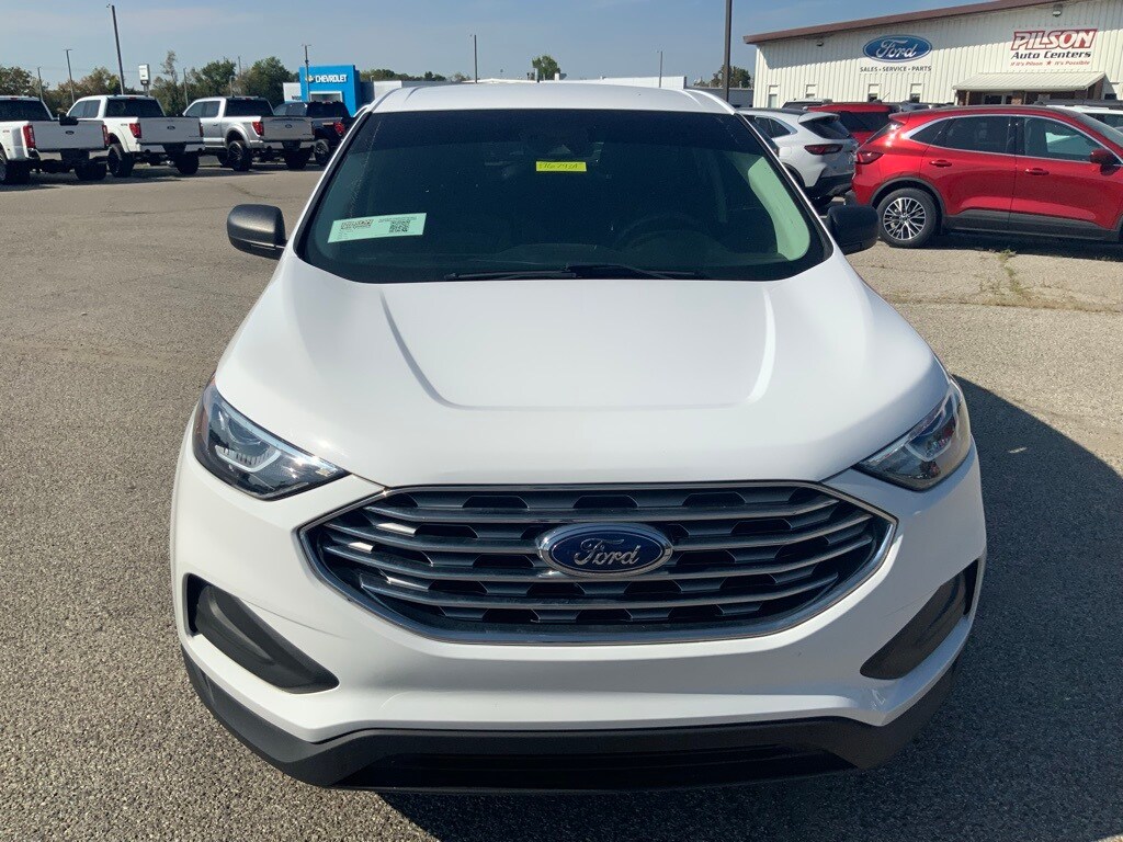 2020 Ford Edge SE photo 3