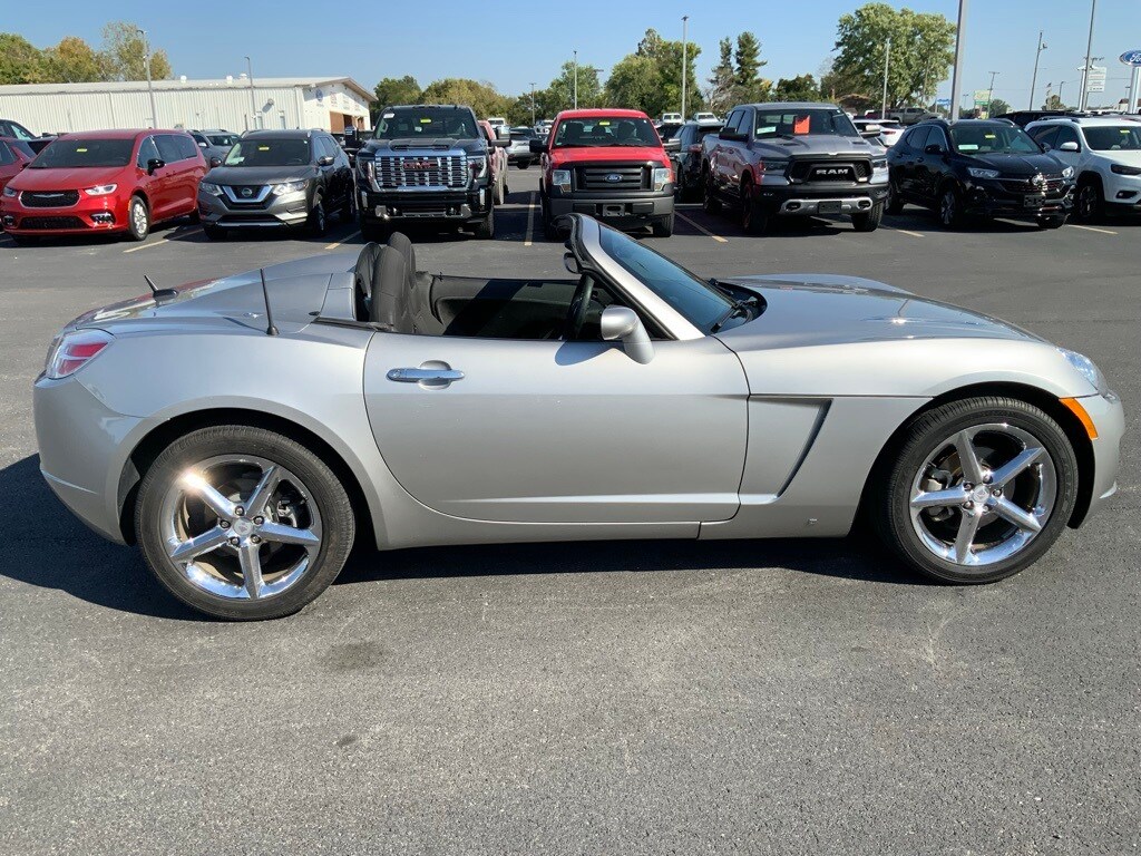 2007 Saturn Sky Base Convertible photo 2
