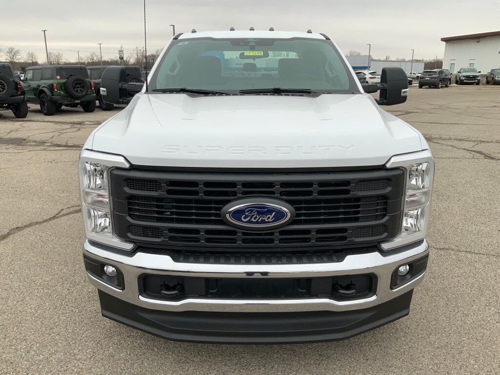 2025 Ford F-350 XL photo 2