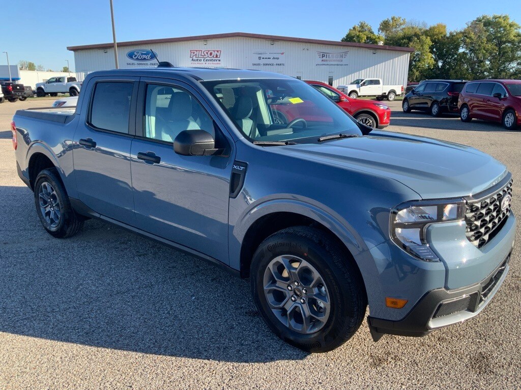2025 Ford Maverick XLT photo 2