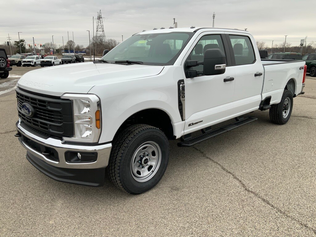 2025 Ford F-350 XL photo 3