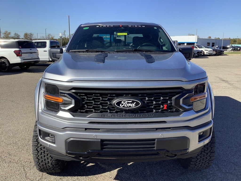 2024 Ford F-150 XLT photo 2