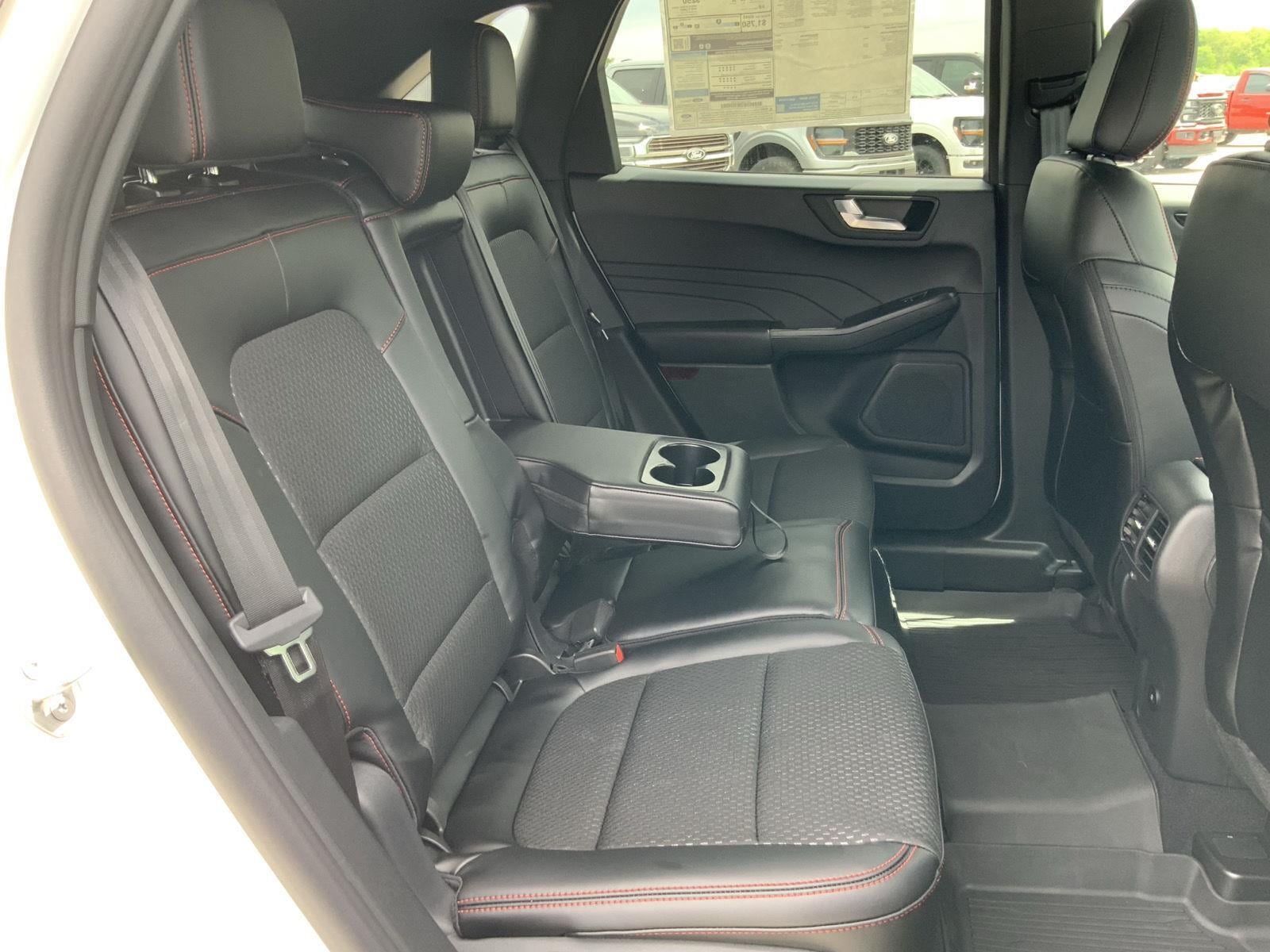 2026 Ford Escape ST-Line - Photo 56