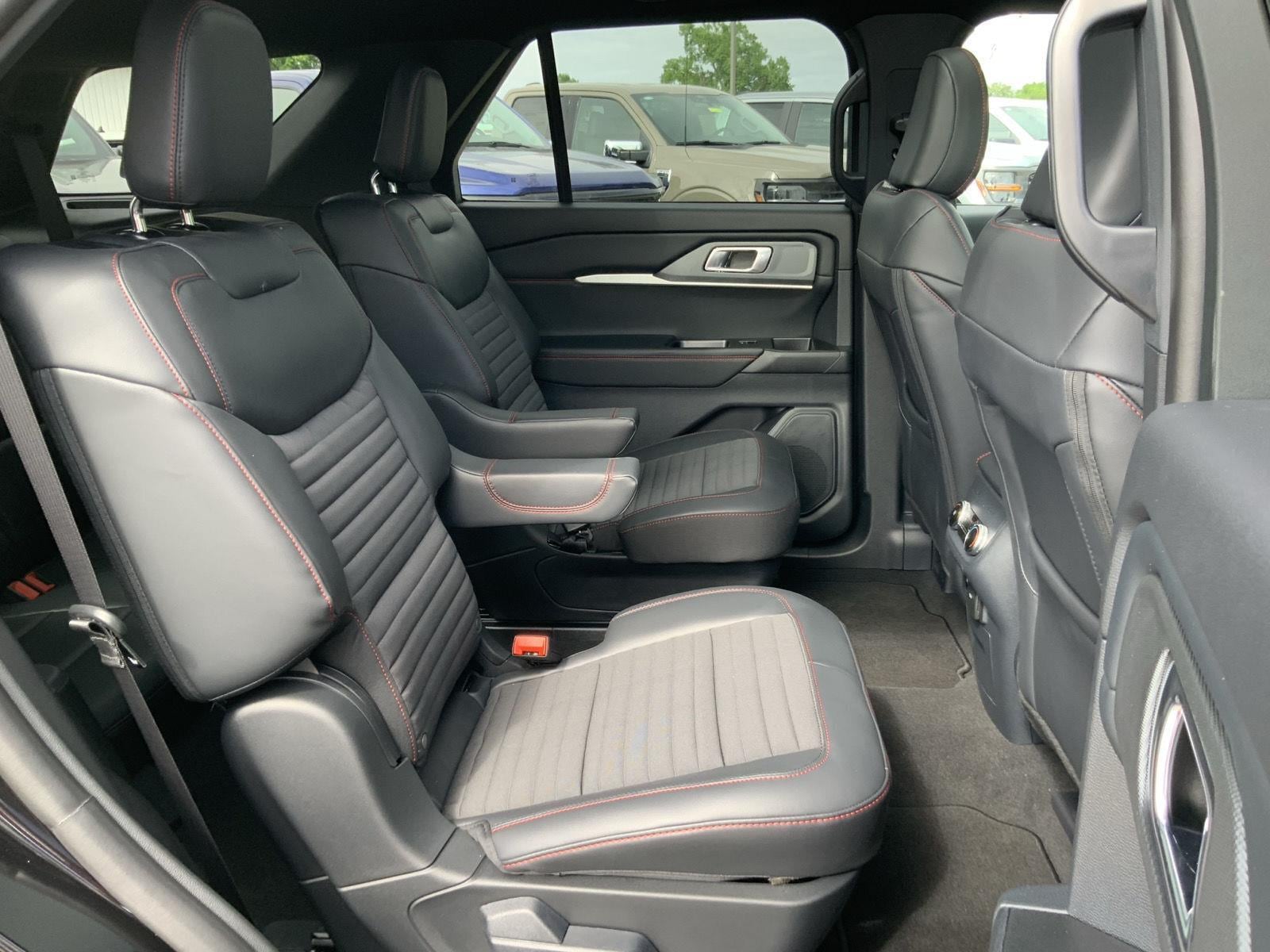 2026 Ford Explorer ST-Line - Photo 65