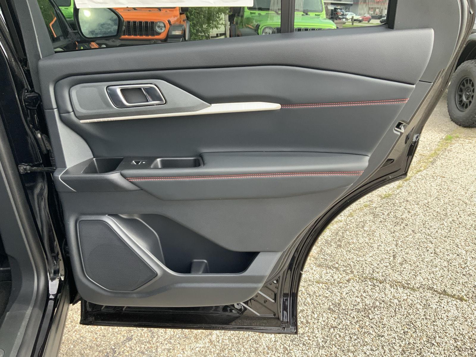 2026 Ford Explorer ST-Line - Photo 64