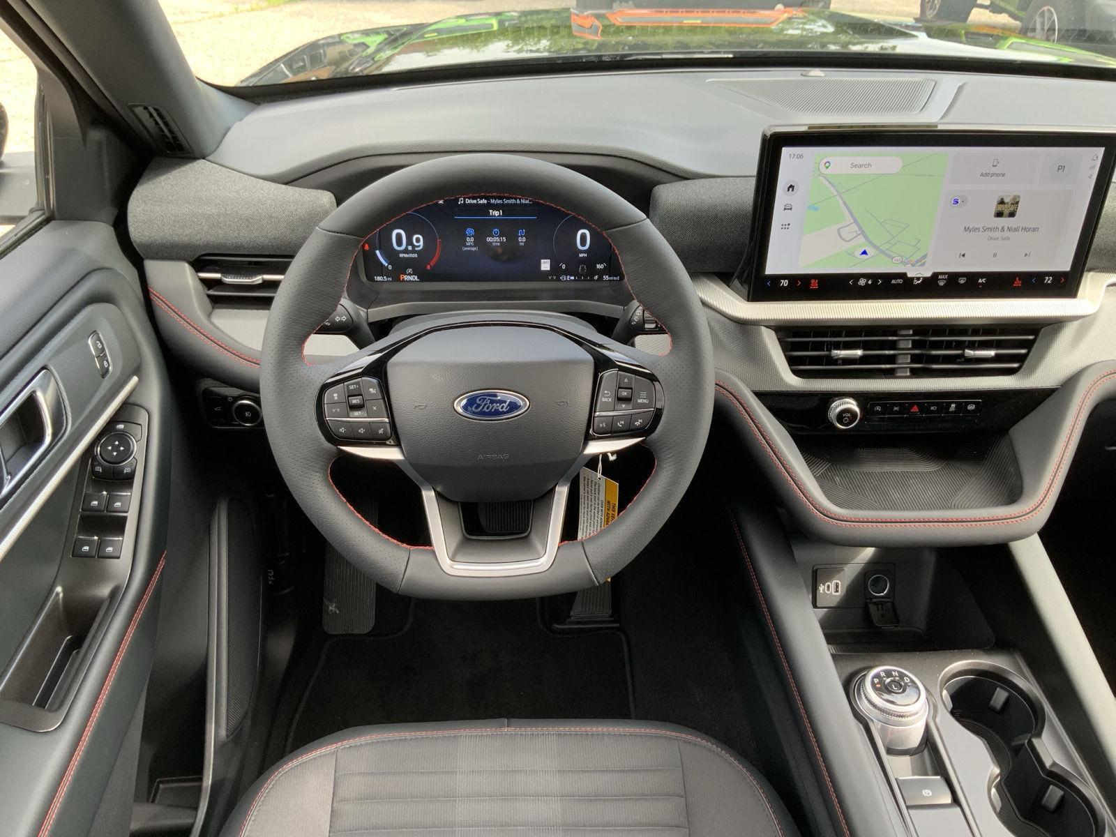 2026 Ford Explorer ST-Line - Photo 28