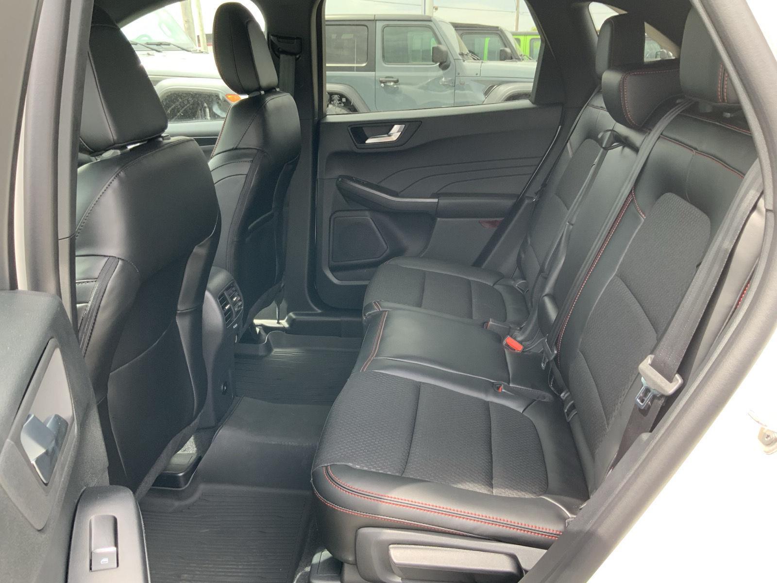 2026 Ford Escape ST-Line - Photo 53