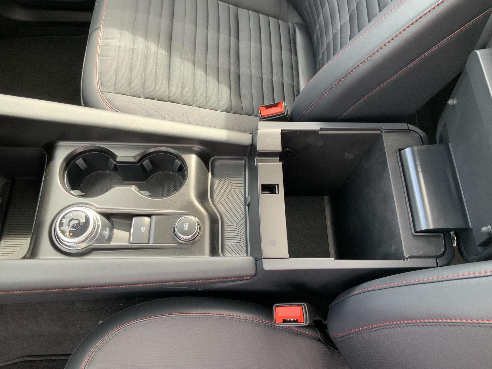 2026 Ford Explorer ST-Line - Photo 56