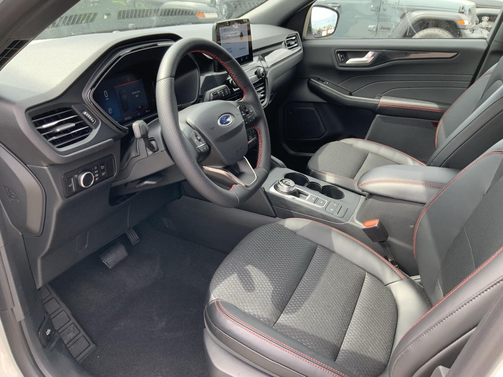 2026 Ford Escape ST-Line - Photo 25