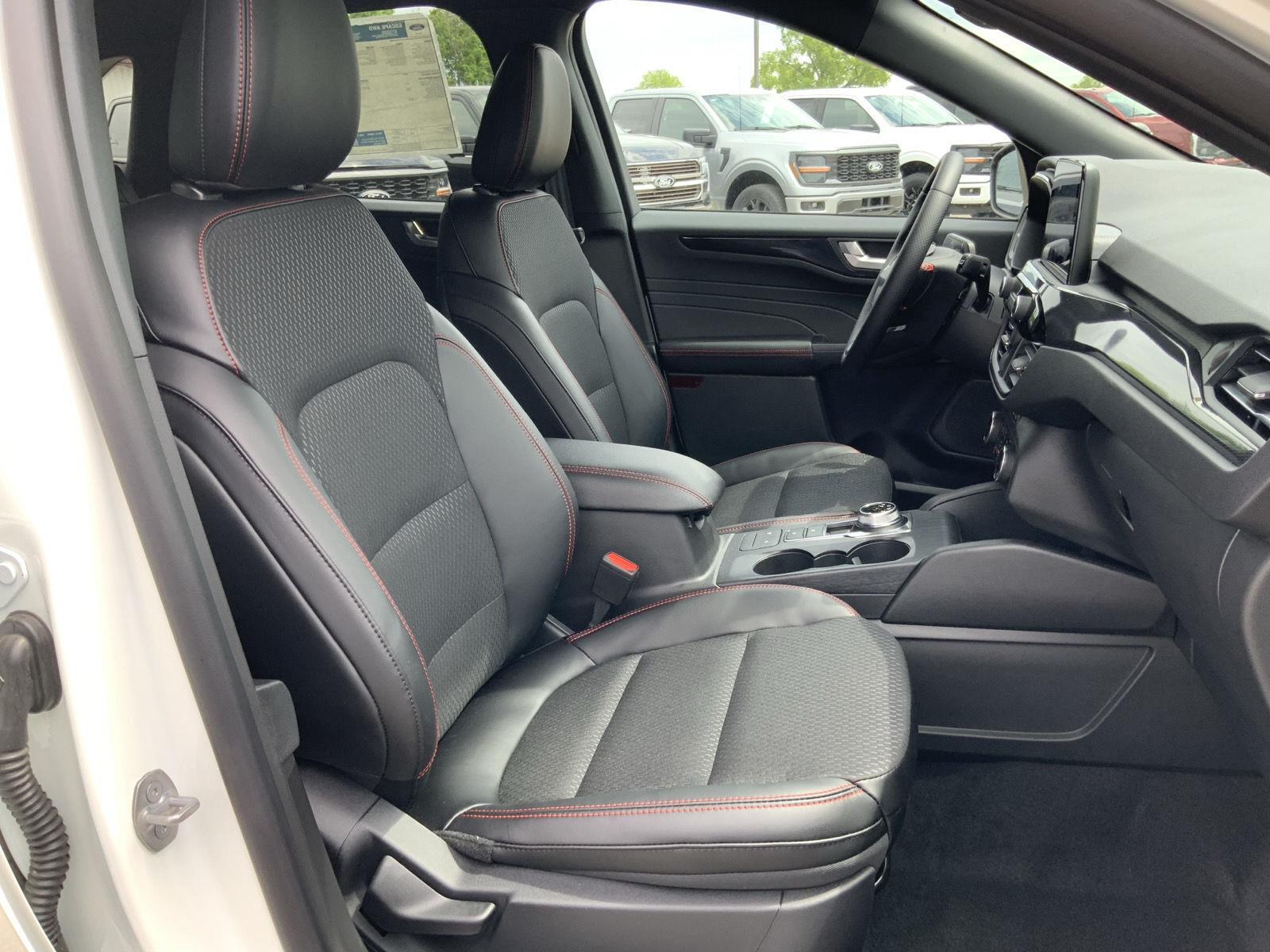2026 Ford Escape ST-Line - Photo 58