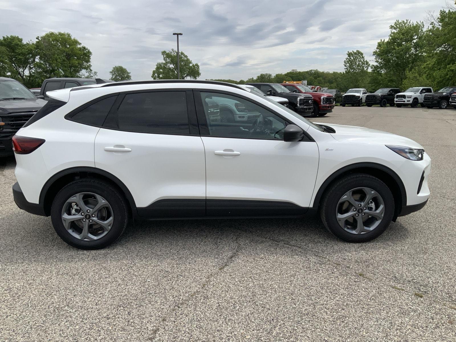 2026 Ford Escape ST-Line - Photo 14
