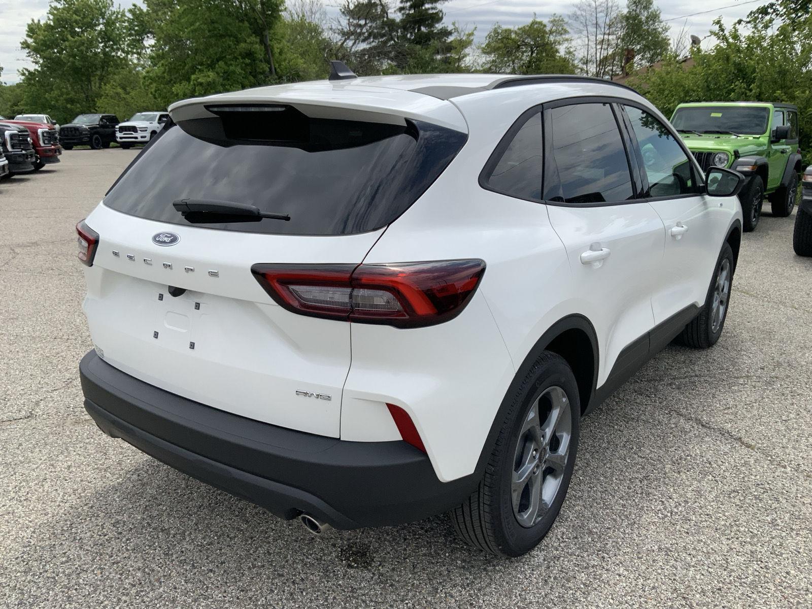 2026 Ford Escape ST-Line - Photo 13