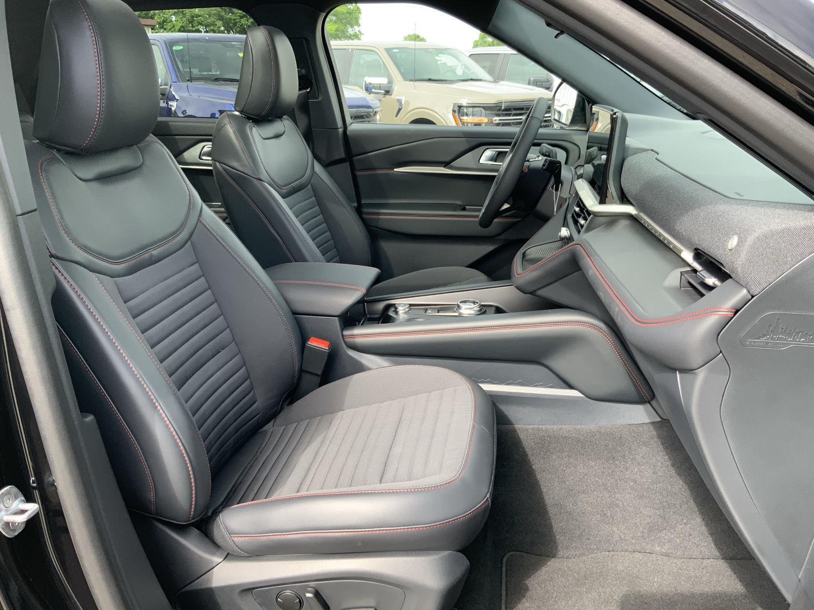 2026 Ford Explorer ST-Line - Photo 70