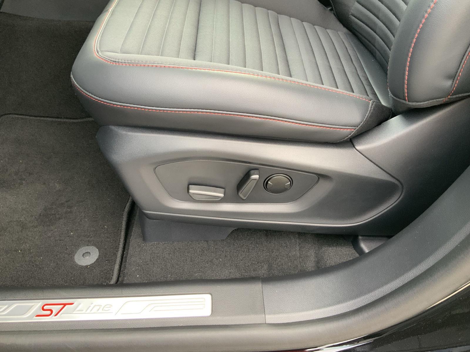 2026 Ford Explorer ST-Line - Photo 26