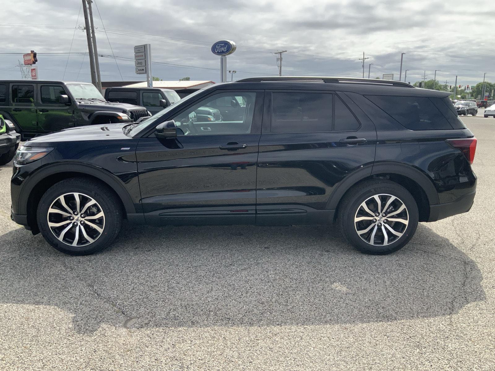 2026 Ford Explorer ST-Line - Photo 8