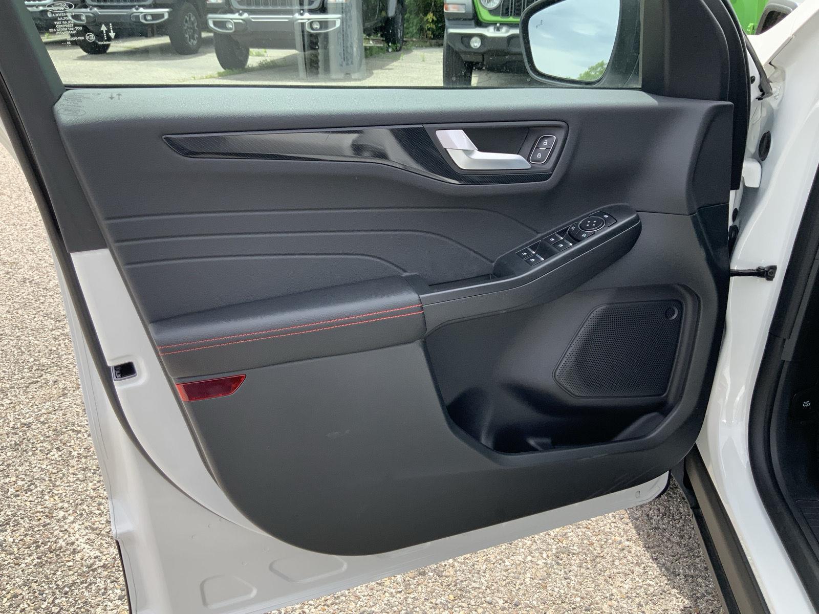2026 Ford Escape ST-Line - Photo 21