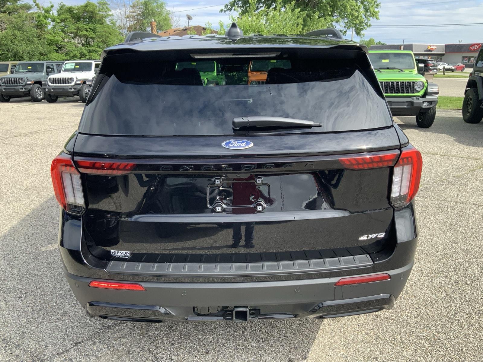 2026 Ford Explorer ST-Line - Photo 10