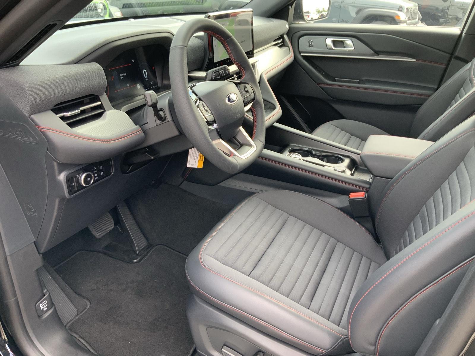 2026 Ford Explorer ST-Line - Photo 27