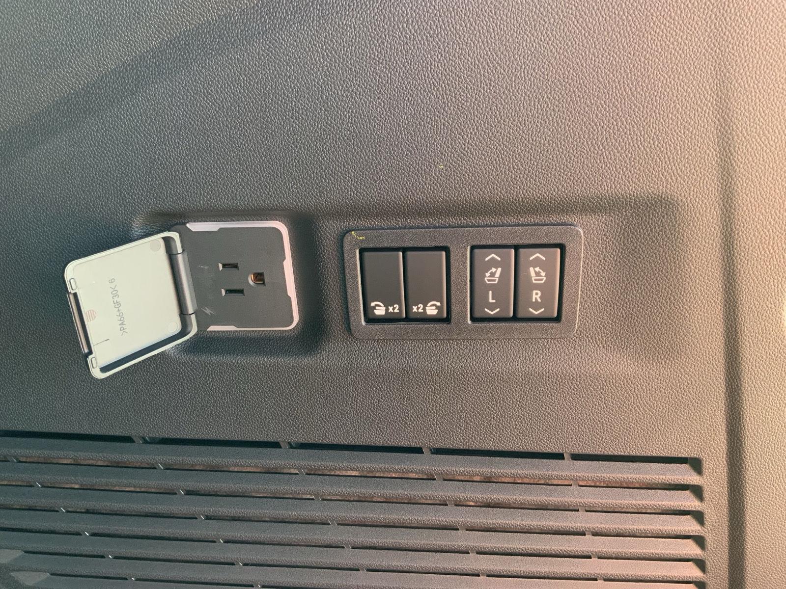 2027 GMC Yukon XL Denali - Photo 13