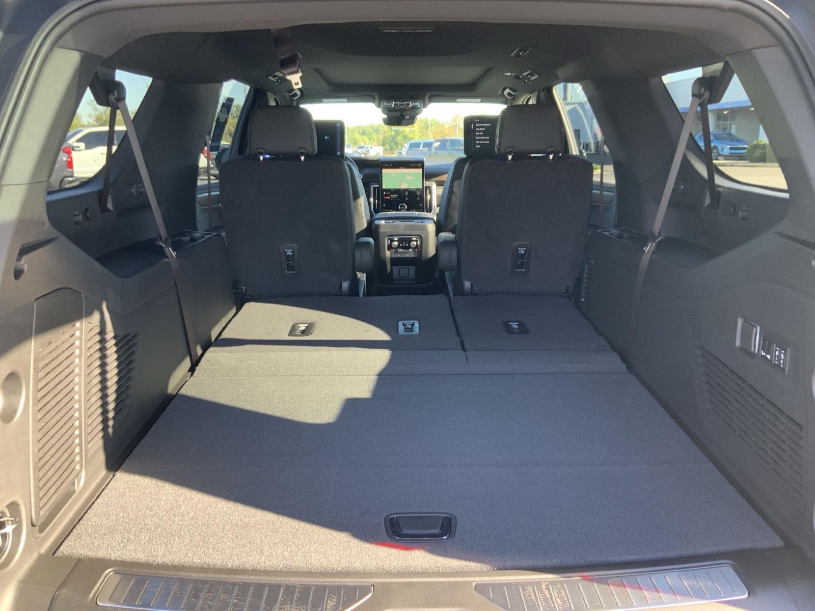 2027 GMC Yukon XL Denali - Photo 14