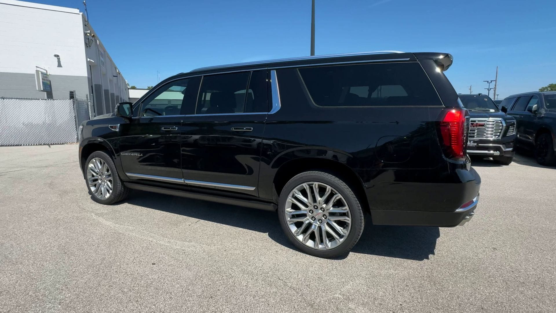 2026 GMC Yukon XL Denali - Photo 74