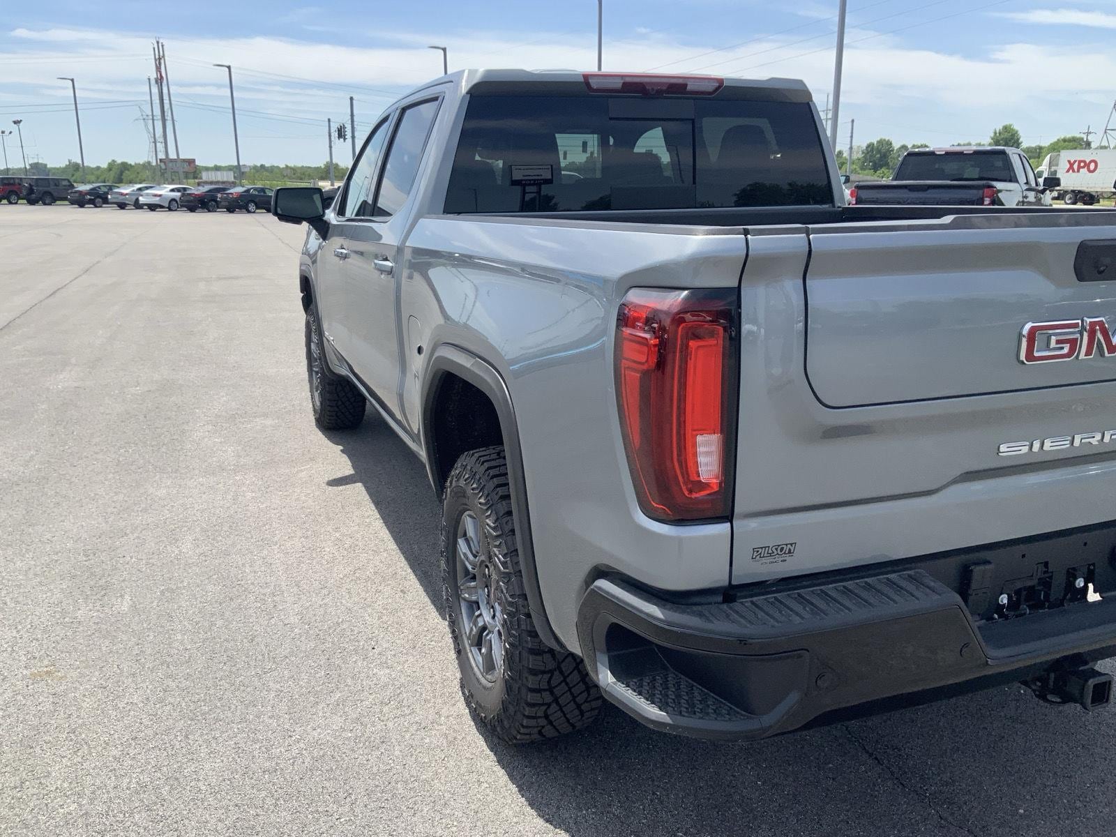 2026 GMC Sierra 1500 AT4X - Photo 18