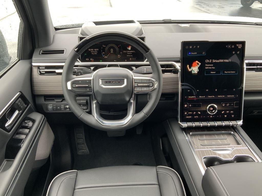 2025 GMC Sierra EV Denali - Photo 34