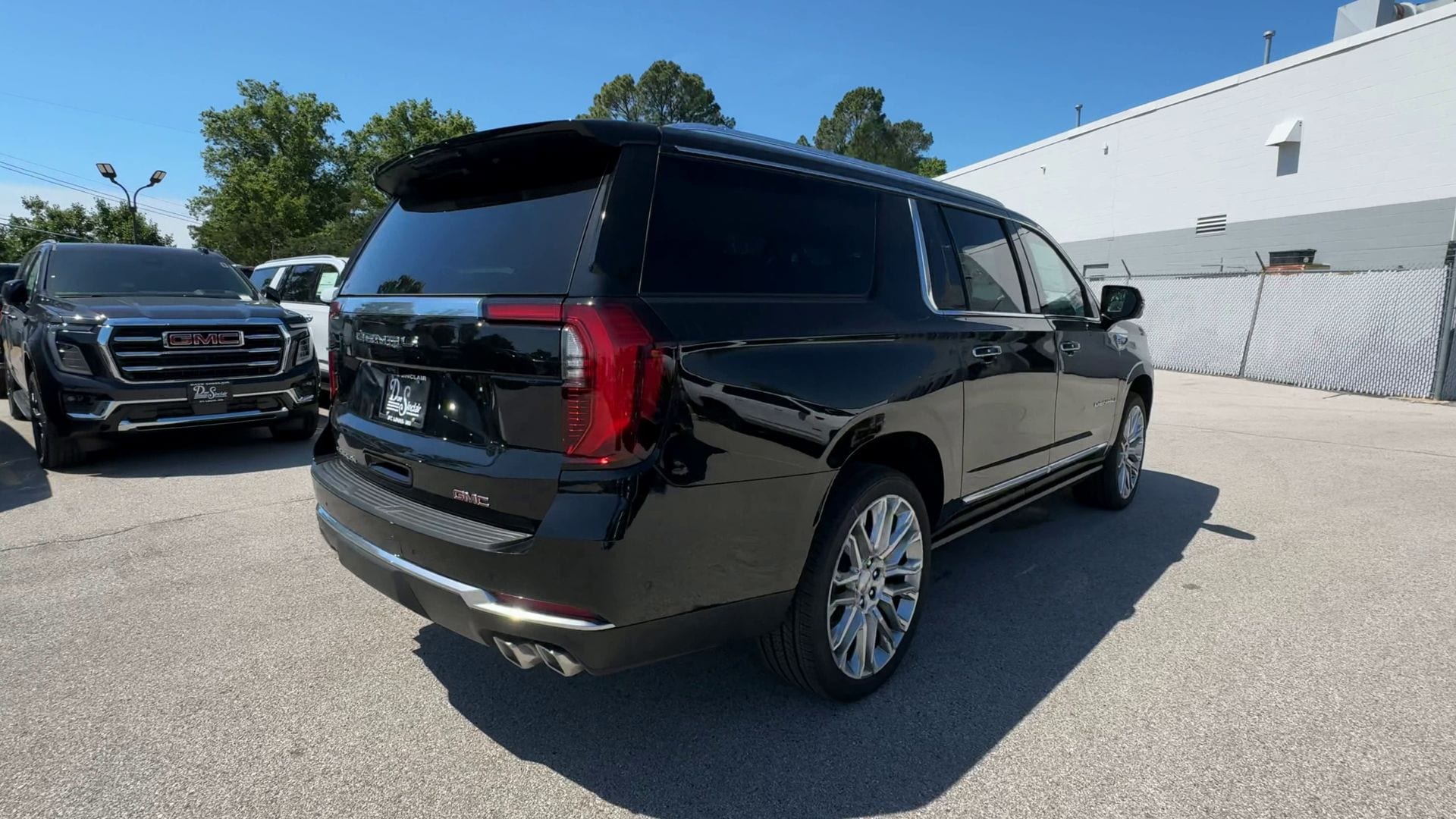 2026 GMC Yukon XL Denali - Photo 76