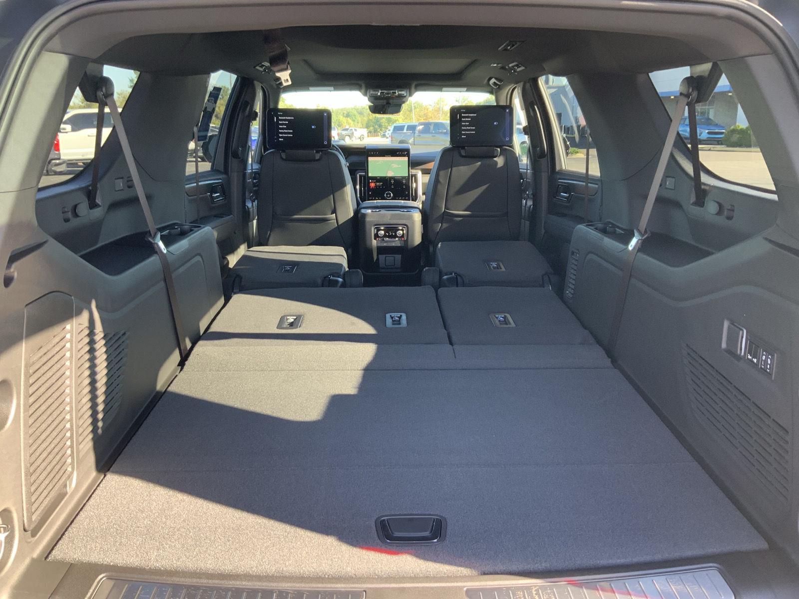 2027 GMC Yukon XL Denali - Photo 15