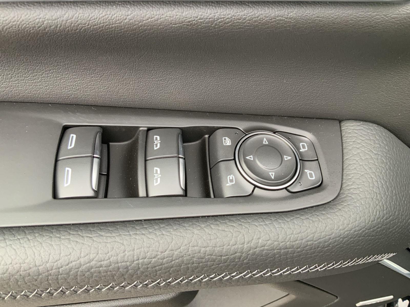 2026 GMC Yukon Denali - Photo 22