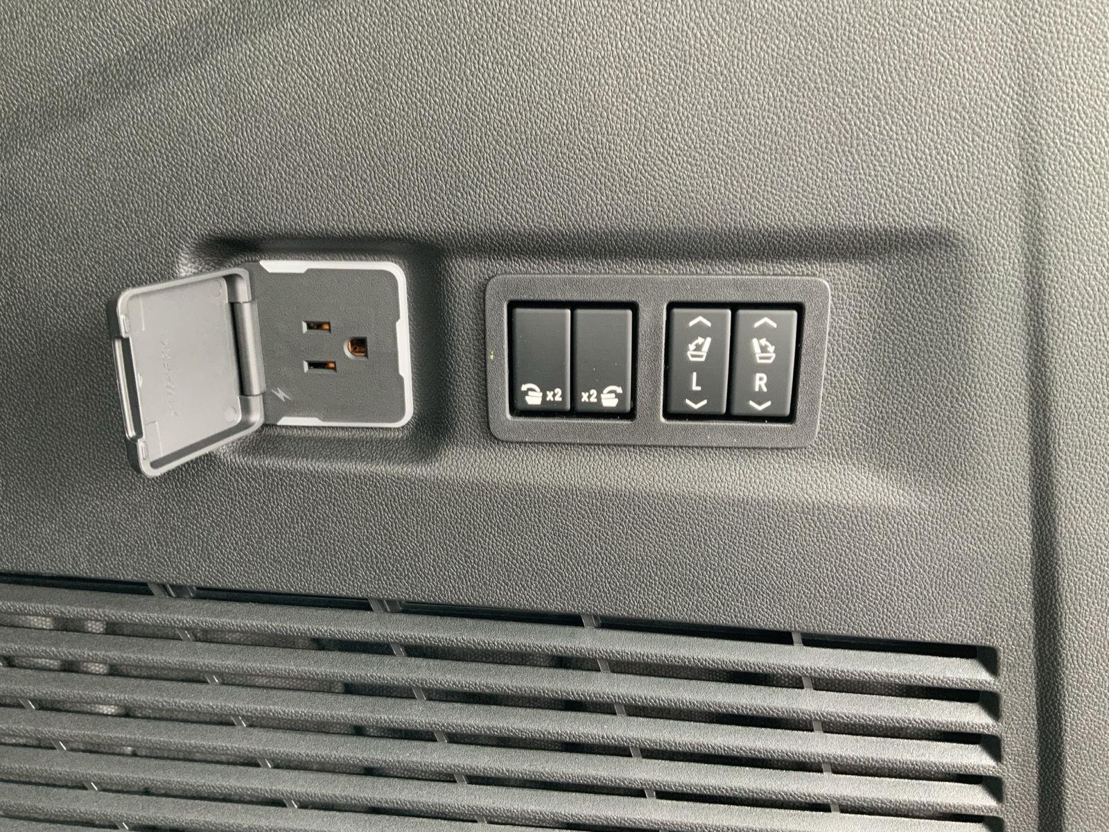 2026 GMC Yukon XL Denali - Photo 12