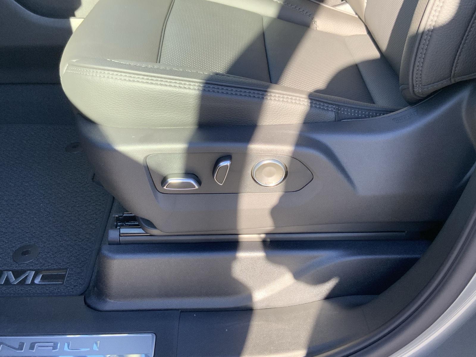 2027 GMC Yukon XL Denali - Photo 26