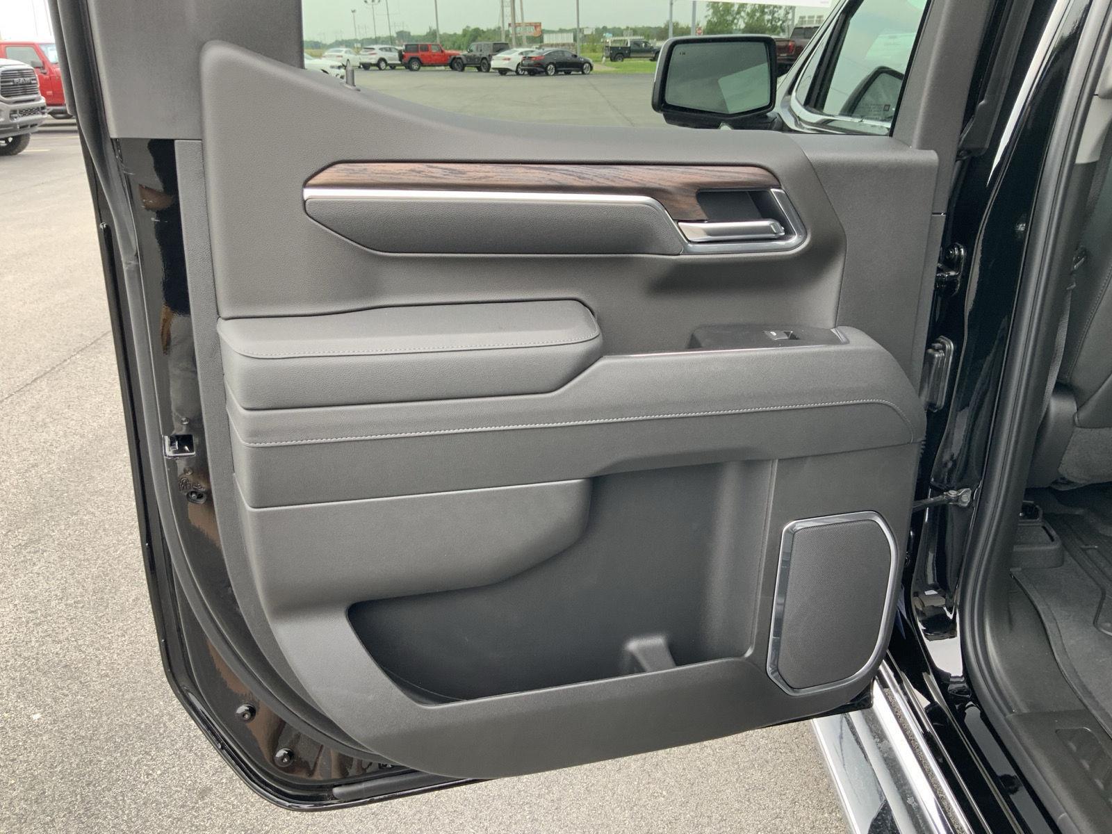 2026 GMC Sierra 1500 SLT - Photo 55